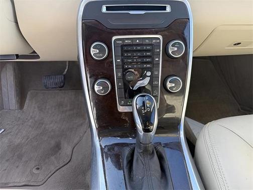 2014 Volvo XC70 T6