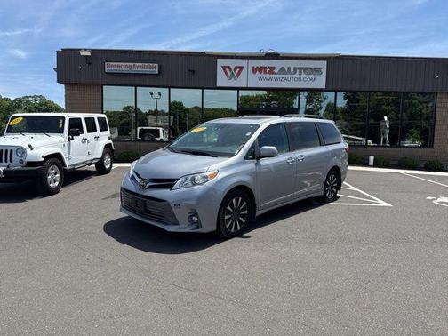 Silver 2018 Toyota Sienna XLE Premium