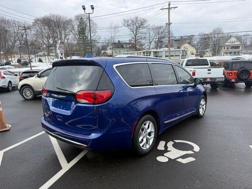 2020 Chrysler Pacifica Touring-L