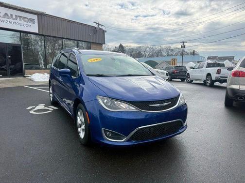 2020 Chrysler Pacifica Touring-L