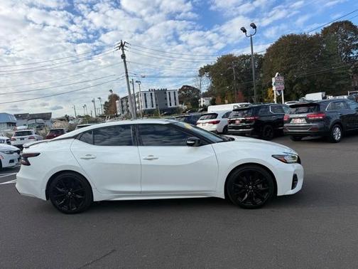 2022 Nissan Maxima SR