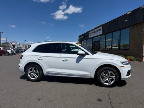 Ibis White 2019 Audi Q5 2.0T Premium