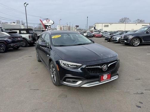 2018 Buick Regal TourX Essence