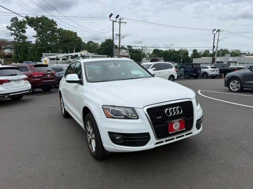 White 2010 Audi Q5 3.2 Premium