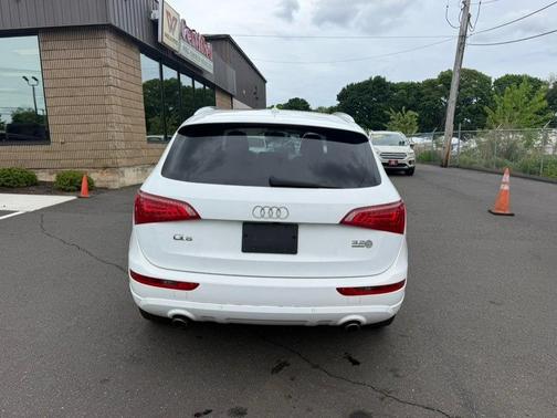 White 2010 Audi Q5 3.2 Premium