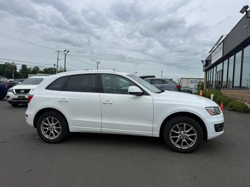 White 2010 Audi Q5 3.2 Premium