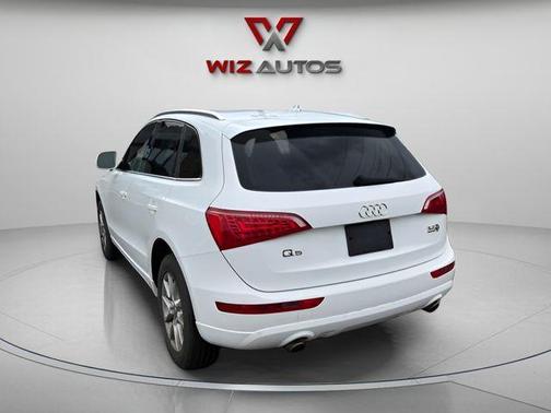 White 2010 Audi Q5 3.2 Premium