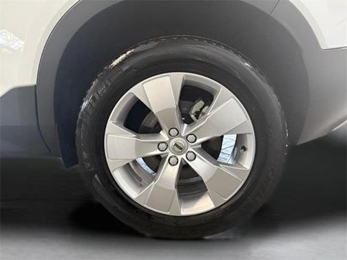 2022 Volvo XC40 T4 Momentum