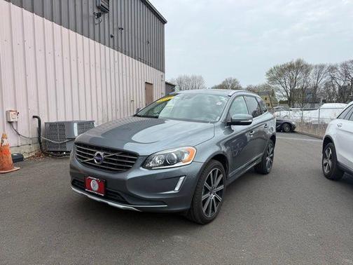 Gray 2017 Volvo XC60 T6 Inscription