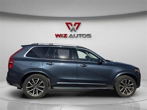 2019 Volvo XC90 T6 Momentum