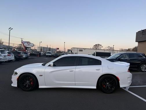 2016 Dodge Charger SRT 392