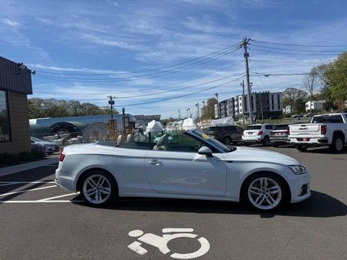 Glacier White Metallic w/ Black Roof 2019 Audi A5 2.0T Premium Plus