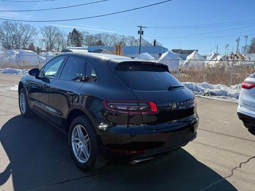 2017 Porsche Macan Base