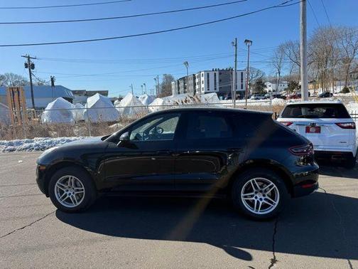 2017 Porsche Macan Base