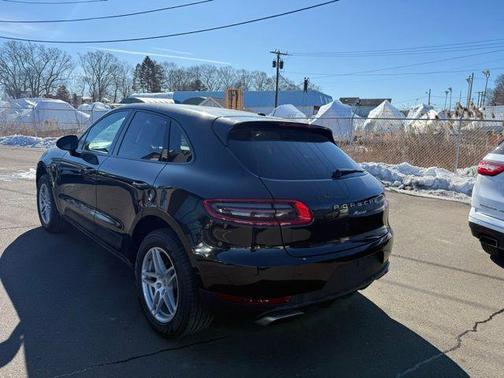 2017 Porsche Macan Base