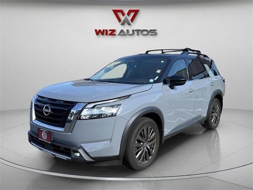 2022 Nissan Pathfinder SL