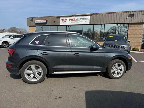 Manhattan Gray Metallic 2018 Audi Q5 2.0T Premium Plus