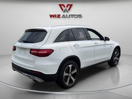 White 2016 Mercedes-Benz GLC-Class GLC 300 4MATIC