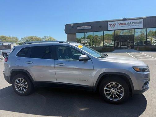Silver 2019 Jeep Cherokee Latitude Plus