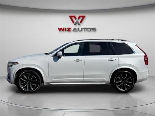 2016 Volvo XC90 T6 Momentum