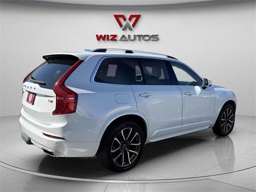 2016 Volvo XC90 T6 Momentum