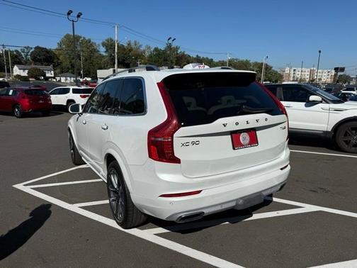 2016 Volvo XC90 T6 Momentum