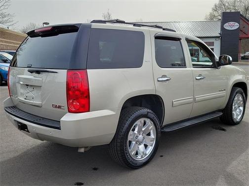 Photo 4 of 33 of 2013 GMC Yukon SLT
