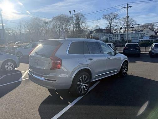 2024 Volvo XC90 B5 Plus Bright Theme