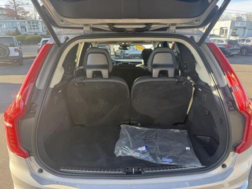 2024 Volvo XC90 B5 Plus Bright Theme