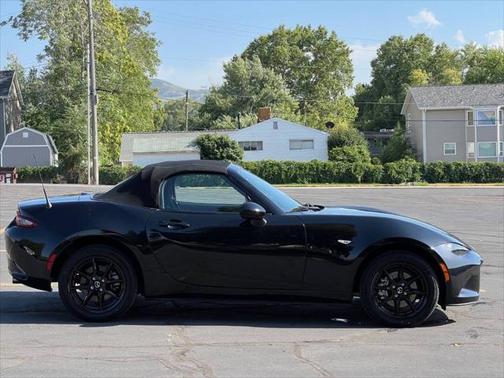 2022 Mazda MX-5 Miata Sport