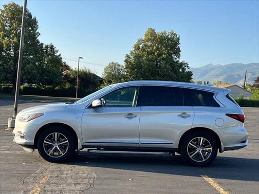 2017 INFINITI QX60 Base