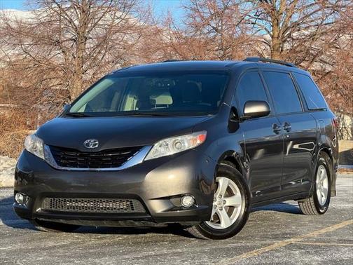 2017 Toyota Sienna LE