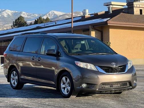 2017 Toyota Sienna LE