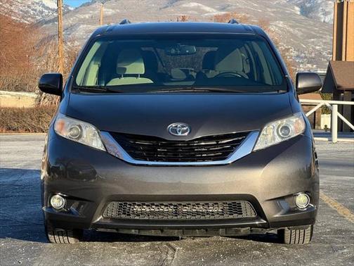 2017 Toyota Sienna LE