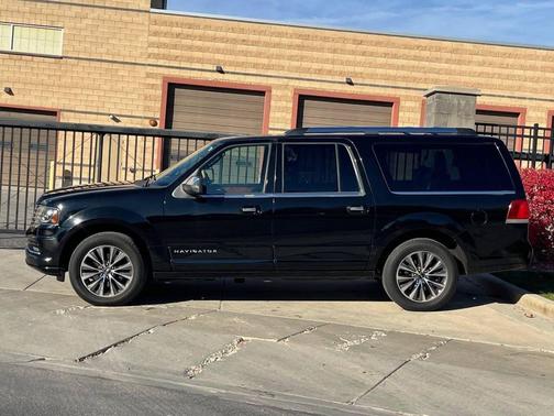 2017 Lincoln Navigator Select