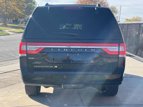 2017 Lincoln Navigator Select