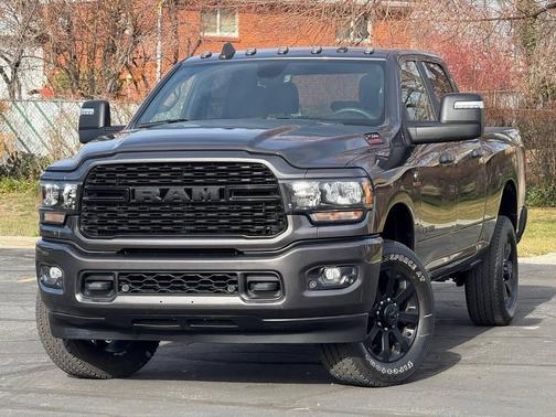 2024 RAM 2500 Big Horn 4x4 4dr Crew Cab 6.3 ft. SB Pickup