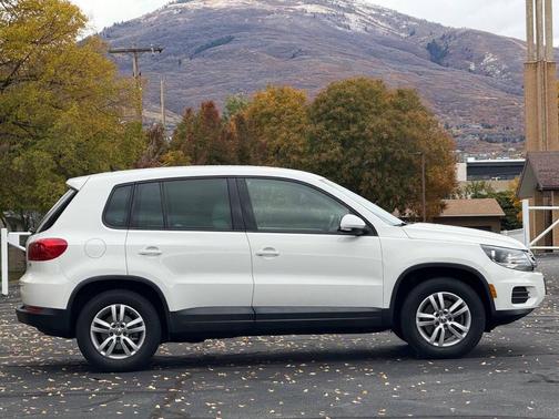 2012 Volkswagen Tiguan LE