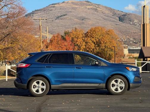 2020 Ford Edge SE