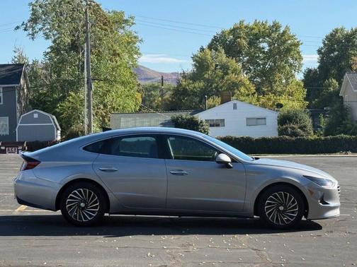 2020 Hyundai SONATA Hybrid Limited