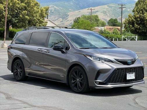 2021 Toyota Sienna XSE 7 Passenger