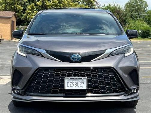 2021 Toyota Sienna XSE 7 Passenger