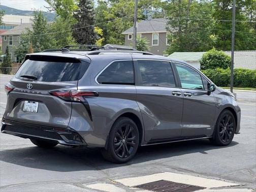 2021 Toyota Sienna XSE 7 Passenger
