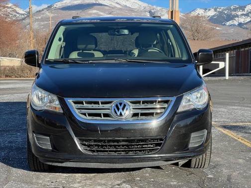 2012 Volkswagen Routan SE 4dr Mini Van