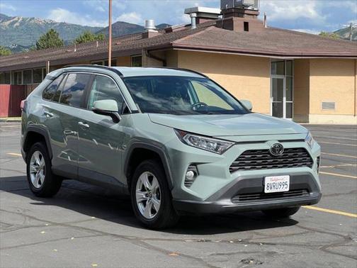 2020 Toyota RAV4 XLE