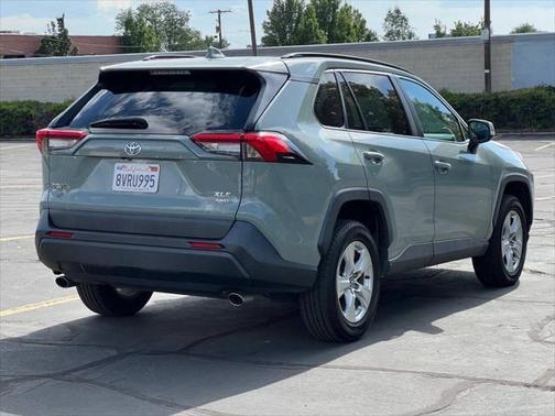 2020 Toyota RAV4 XLE