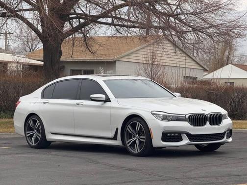 2016 BMW 740 740i 4dr Sedan