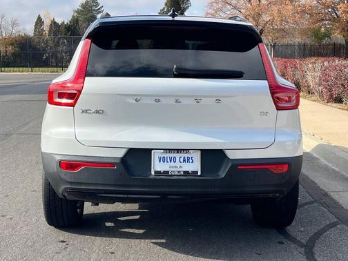 2021 Volvo XC40 T4 R-Design