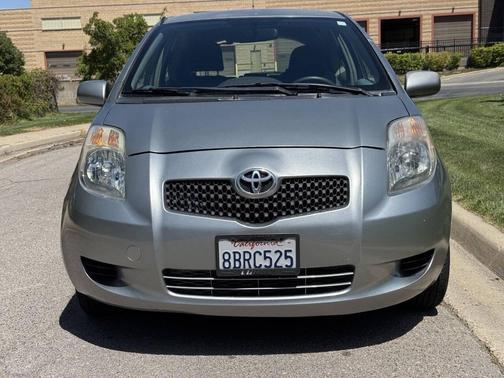 Silver 2008 Toyota Yaris Base