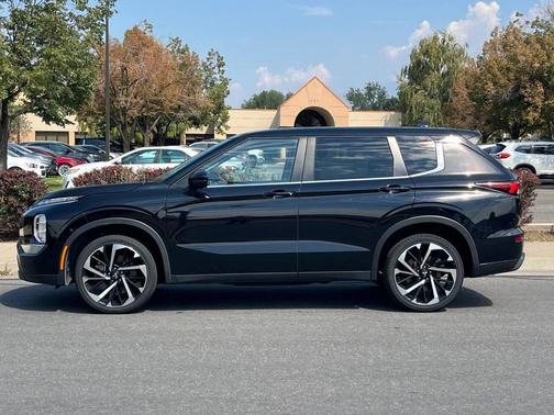 2022 Mitsubishi Outlander ES AWD 4dr SUV